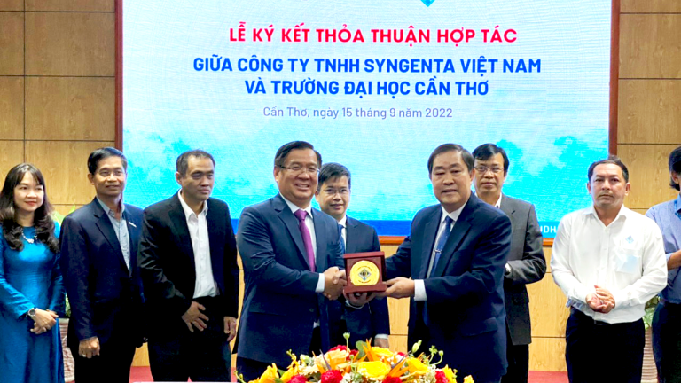 hợp tác