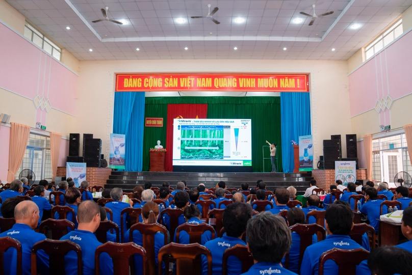Nông dân trồng thanh long 'nhẹ gánh' với bệnh đốm nâu