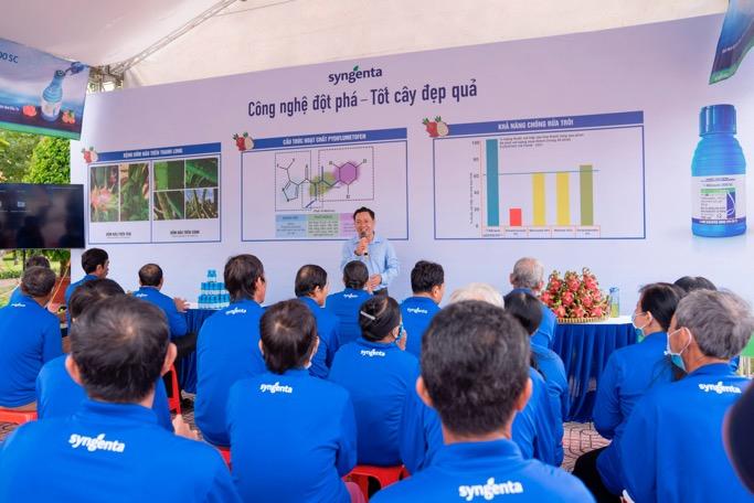 Nông dân trồng thanh long 'nhẹ gánh' với bệnh đốm nâu