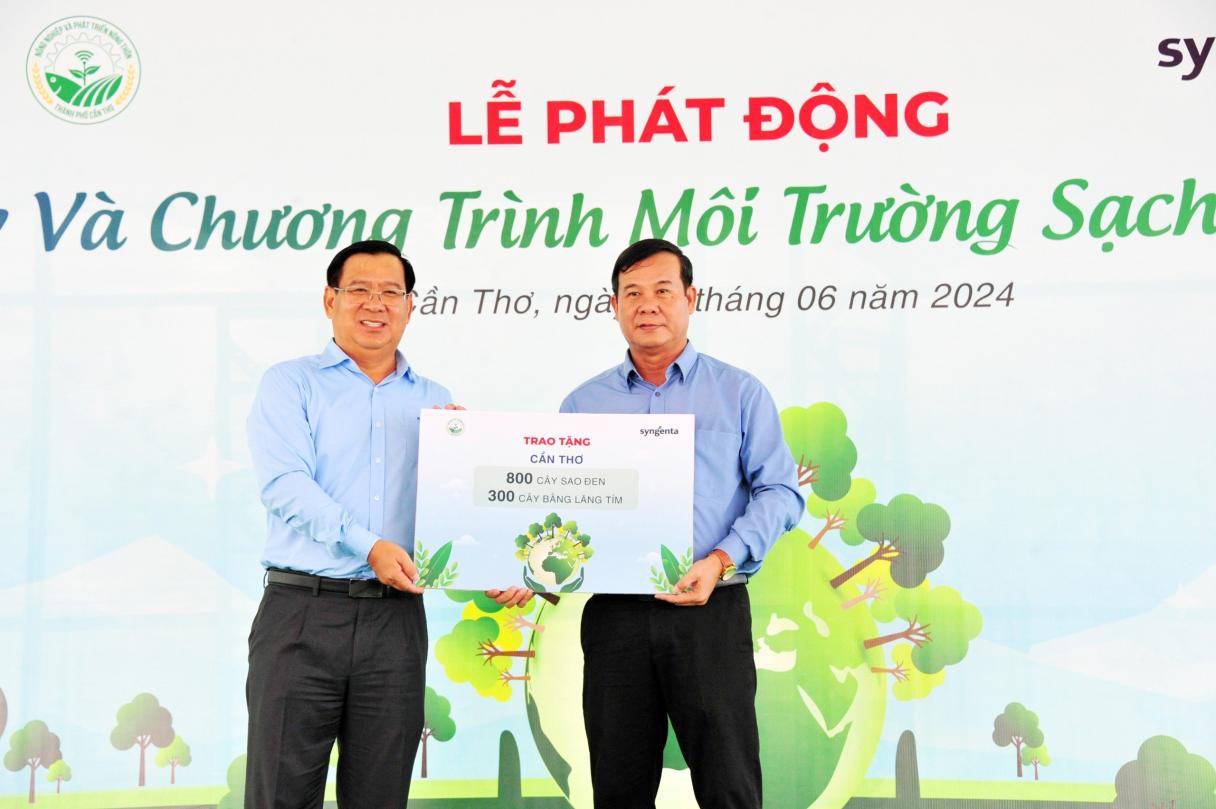800 cây sao đen và 300 cây bằng lăng tím đã được quy đổi trong chương trình tại Tp. Cần Thơ