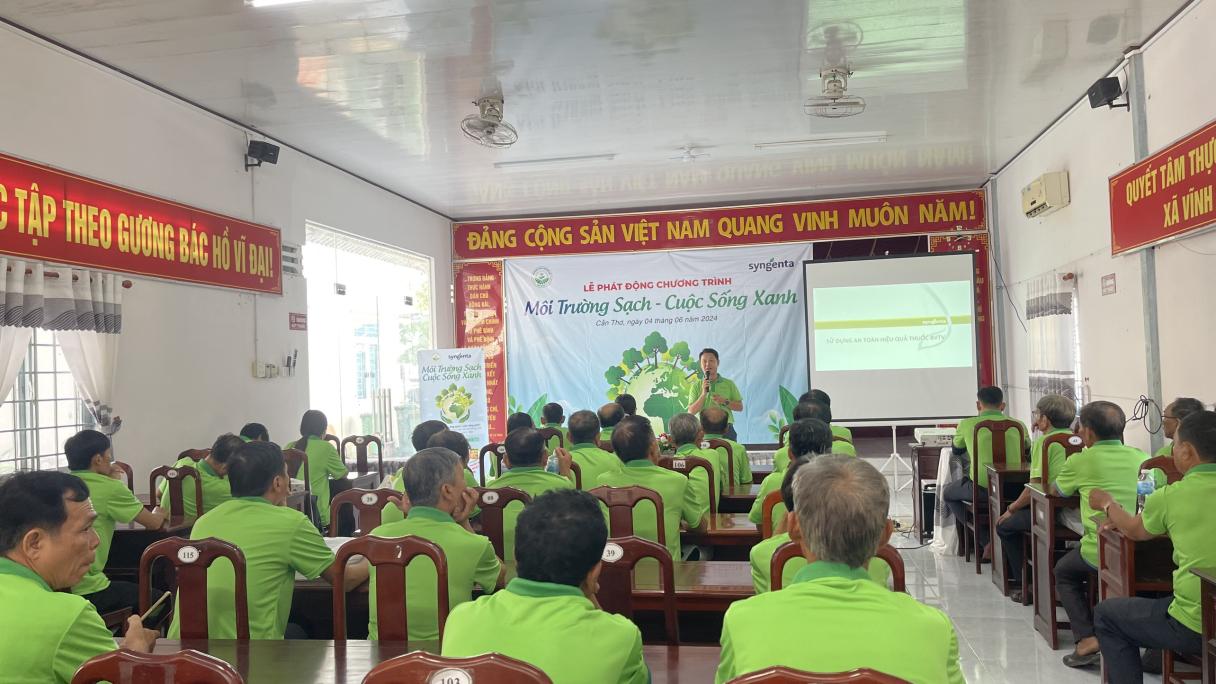 Chương trình cũng tổ chức tập huấn cách sử dụng thuốc BVTV hiệu quả, an toàn (2)