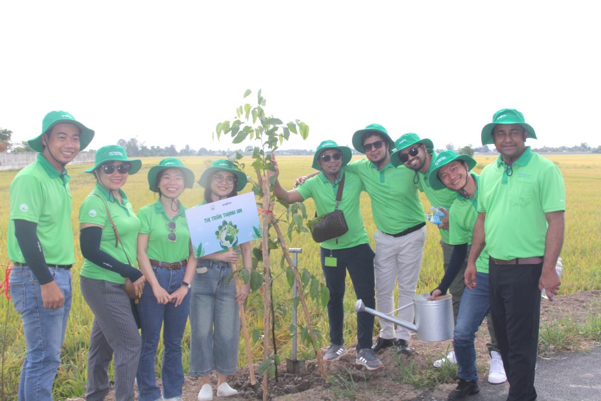 Nhân viên Syngenta Việt Nam chung tay tại Lễ phát động trồng cây và chương trình Môi trường sạch – Cuộc sống xanh (3)