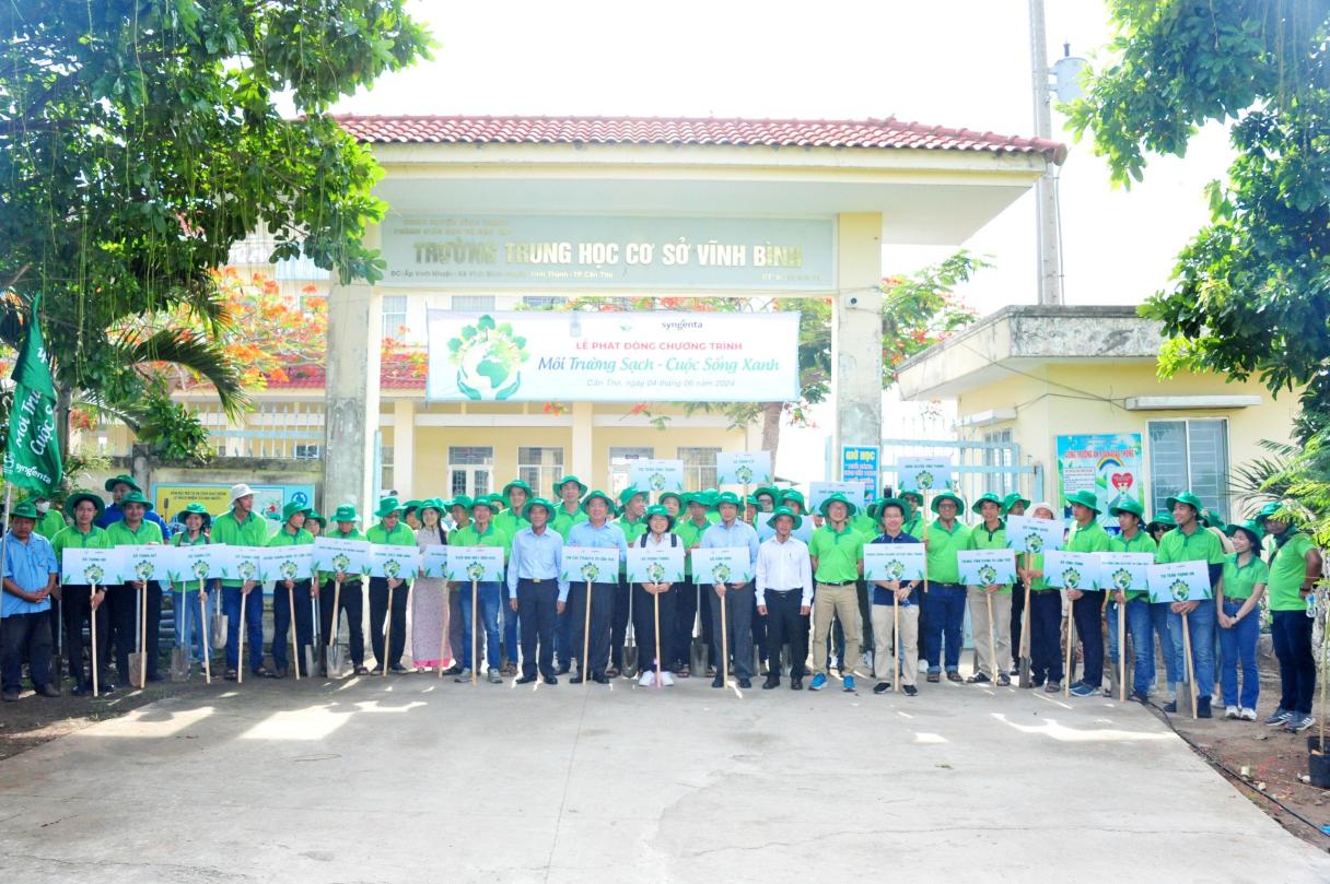 Nhân viên Syngenta Việt Nam chung tay tại Lễ phát động trồng cây và chương trình Môi trường sạch – Cuộc sống xanh (1)