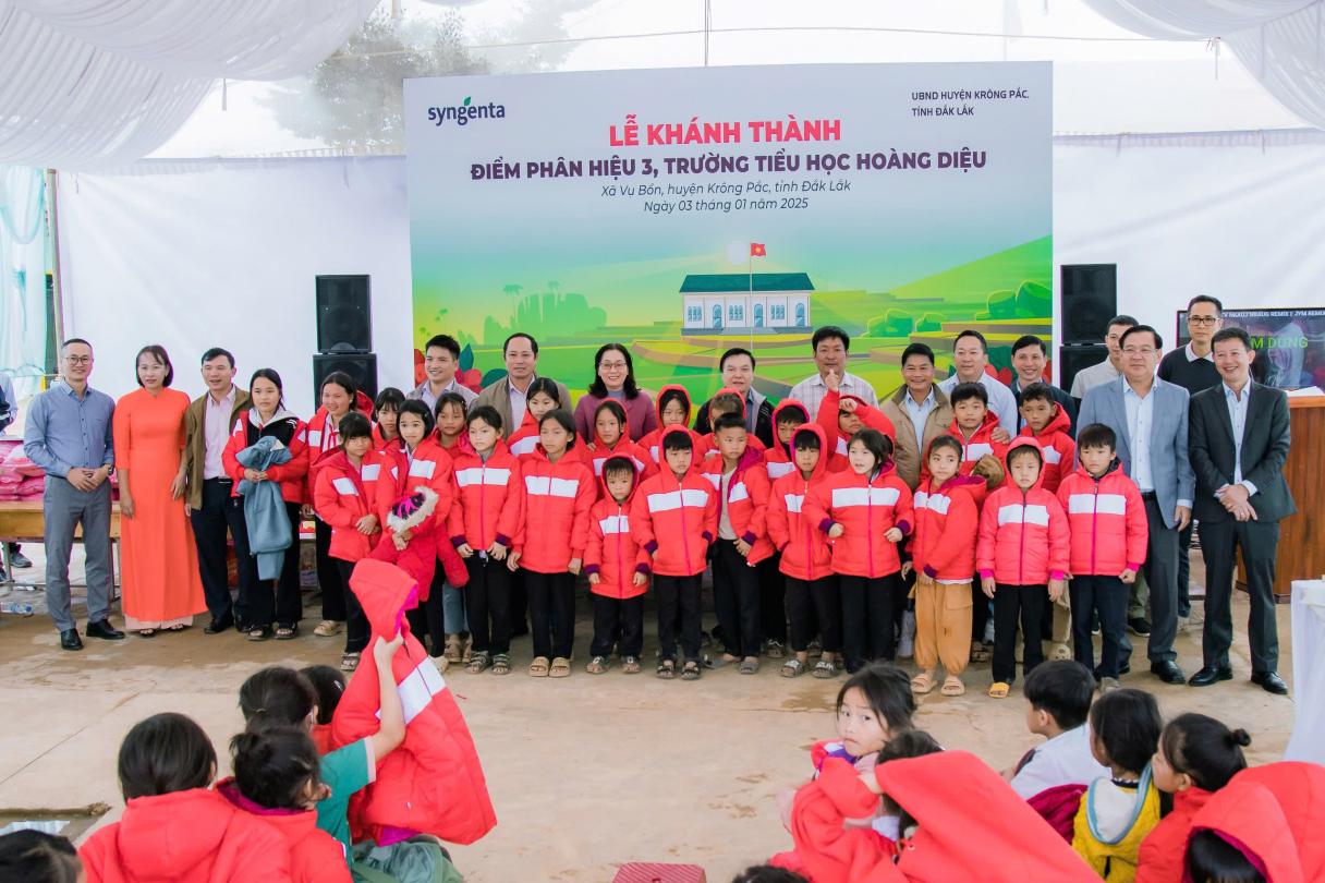 SYNGENTA TRAO TẶNG 2 ĐIỂM TRƯỜNG VÀ 4 MÁI ẤM TRỊ GIÁ HƠN 1 TỶ ĐỒNG